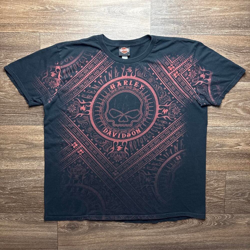 Y2K Harley Davidson Black & Red Skull Tee with Skulls & Ornate Designs